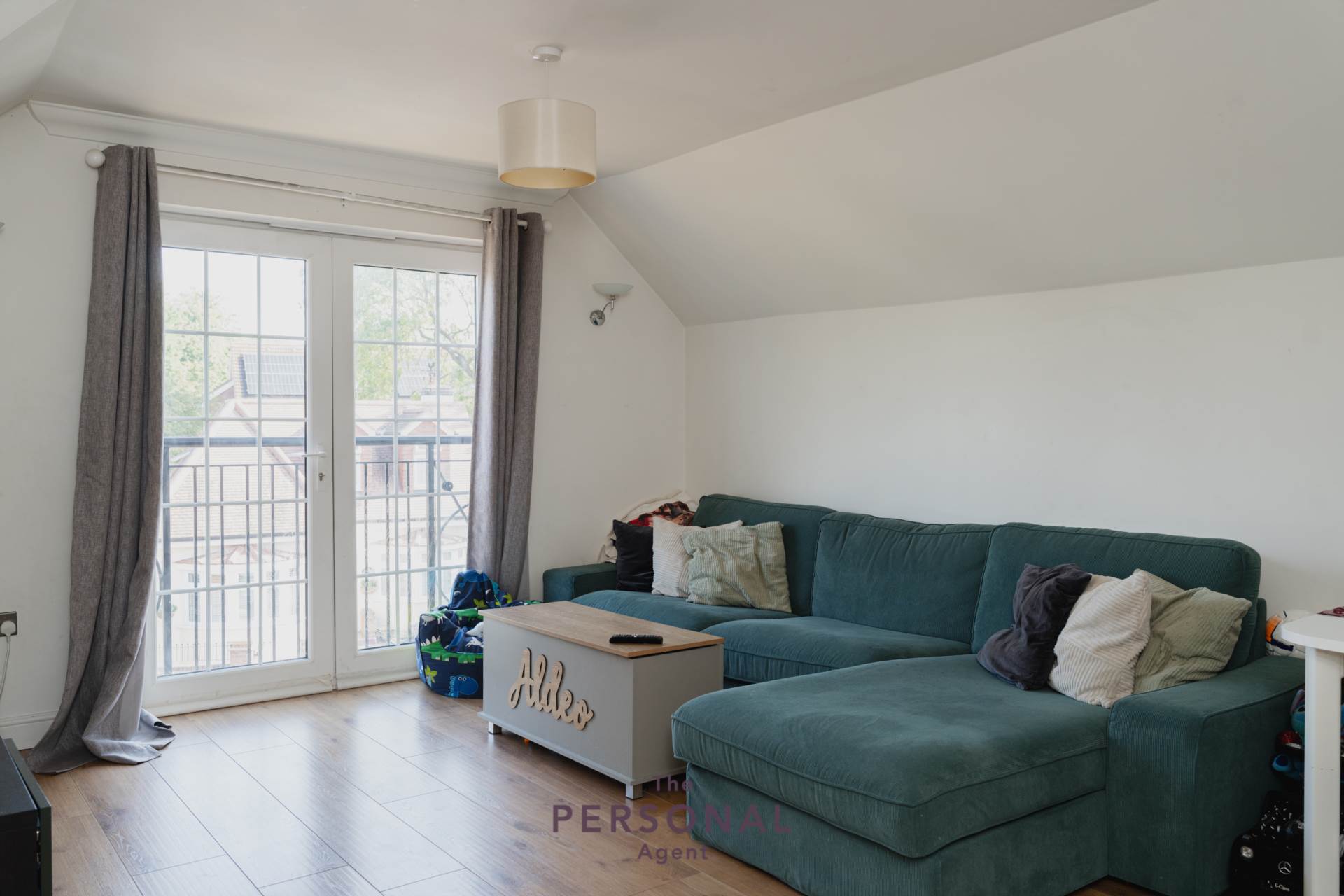 Flat Kingston Road in Epsom and Ewell