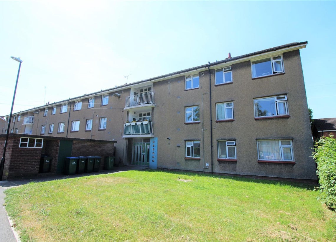 Flat Gregory Hood Road in Coventry