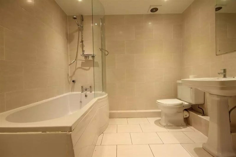 Room Clayton Road in Newcastle upon Tyne