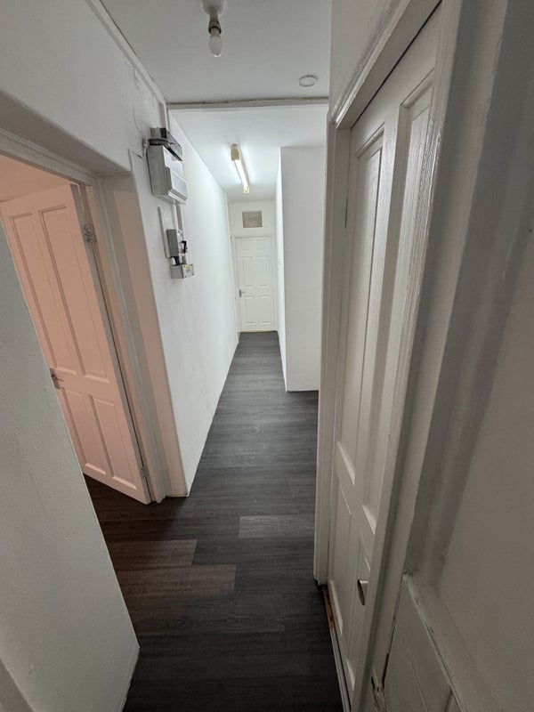 Room Wandsworth Road in Greater London