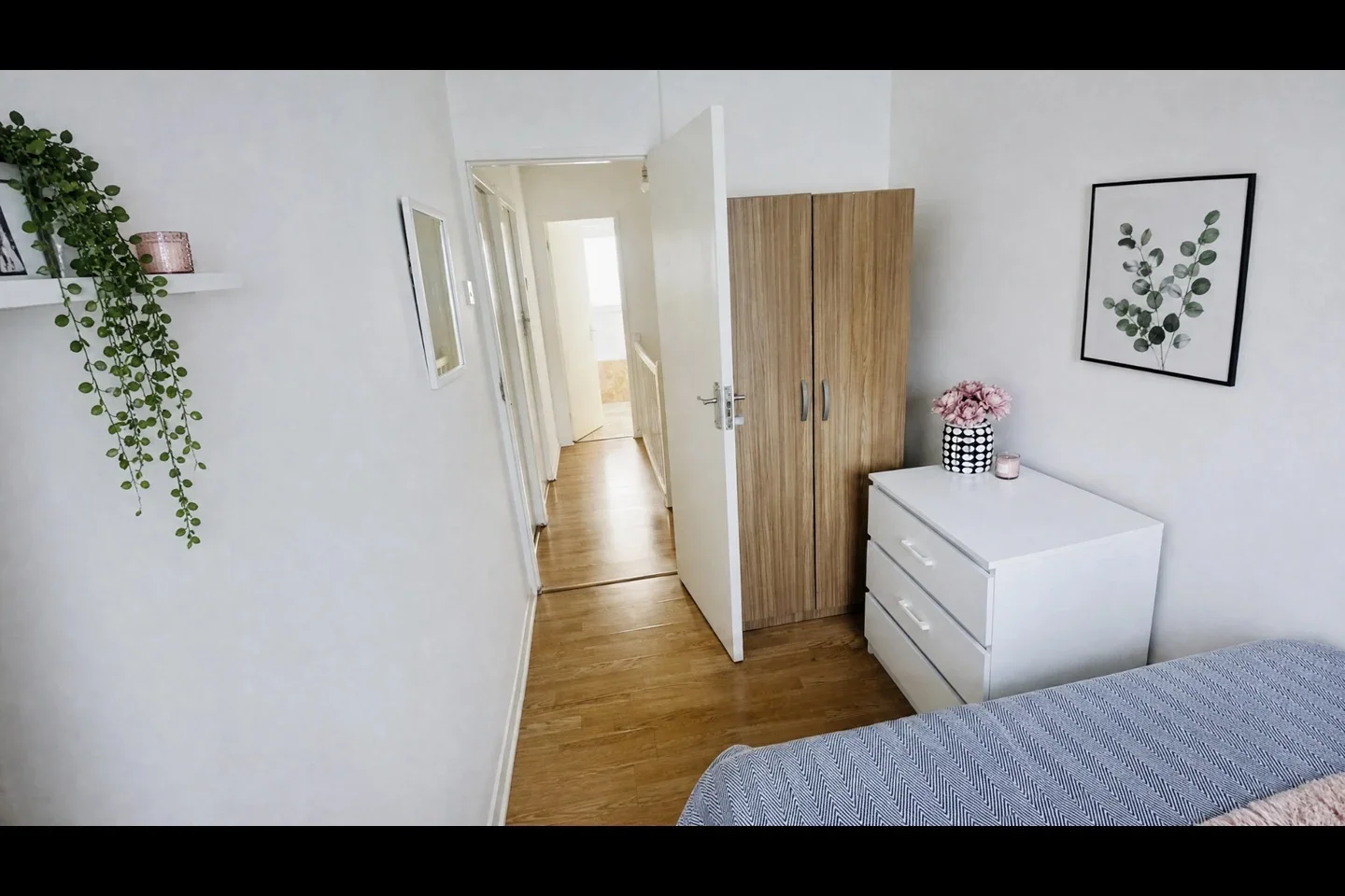 Room Alma Street in Greater London
