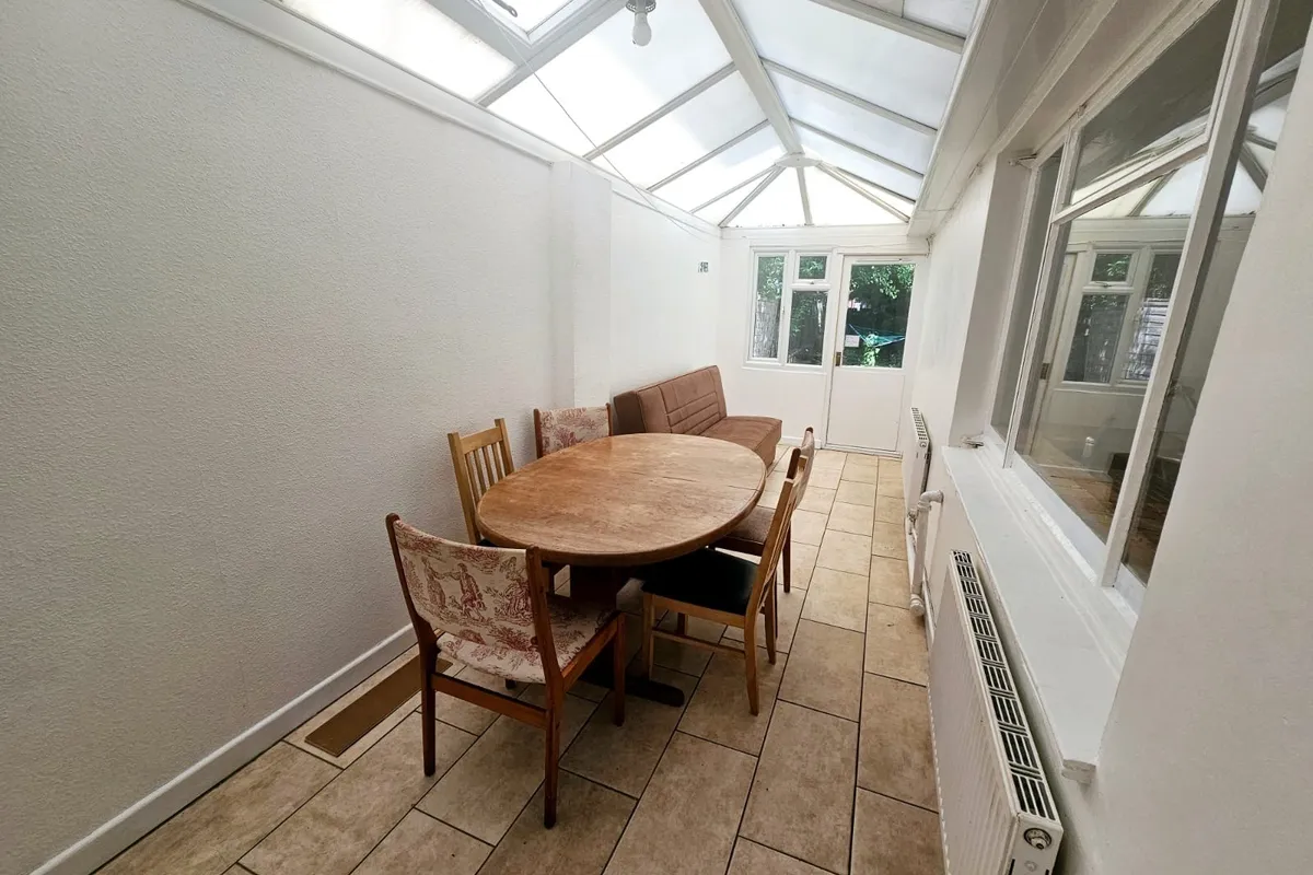 Flat Padwell Road in Southampton