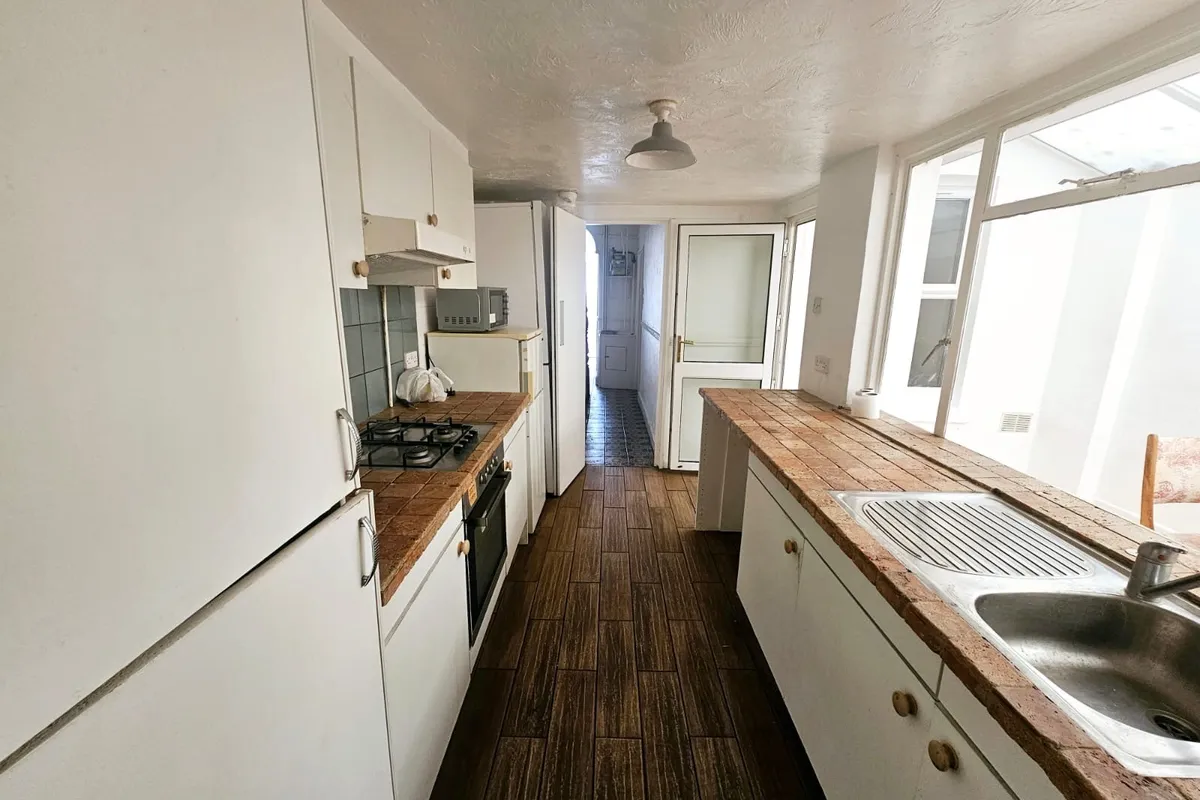 Flat Padwell Road in Southampton