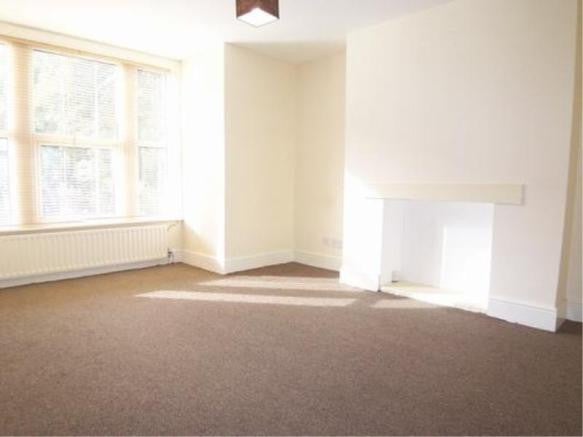 Flat Meanwood Road in Leeds