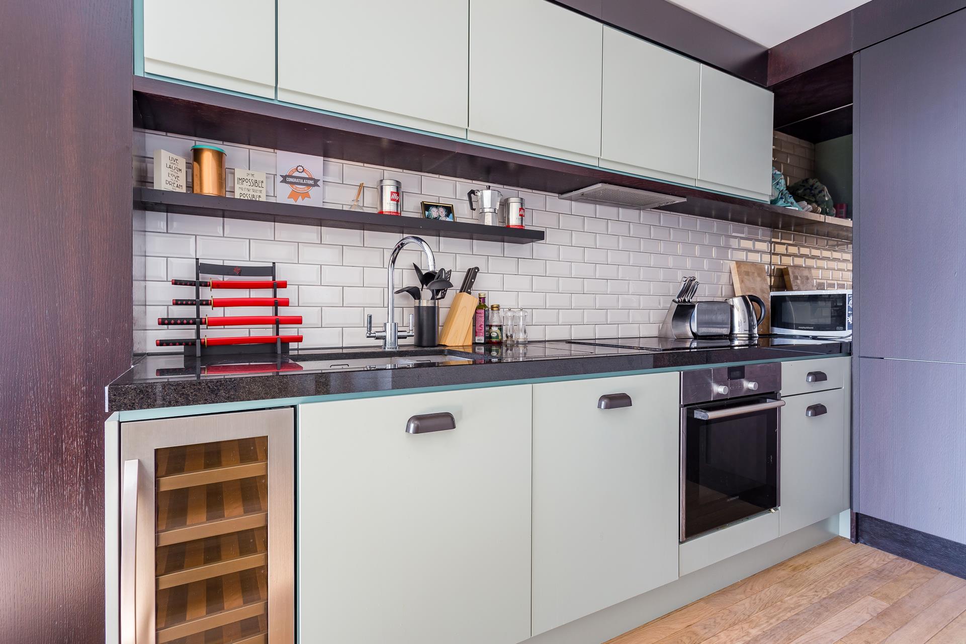Flat Cobblestone Square in Greater London