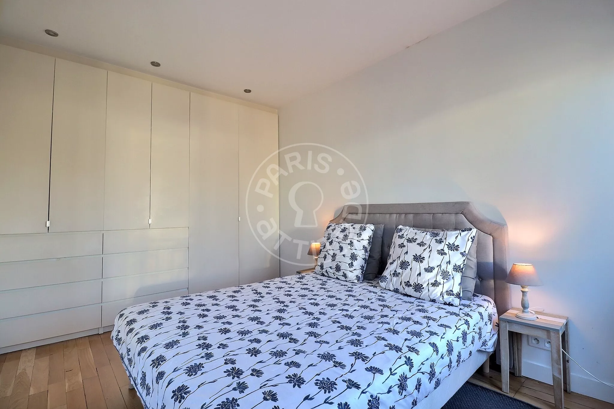 Flat Avenue Trudaine in Paris