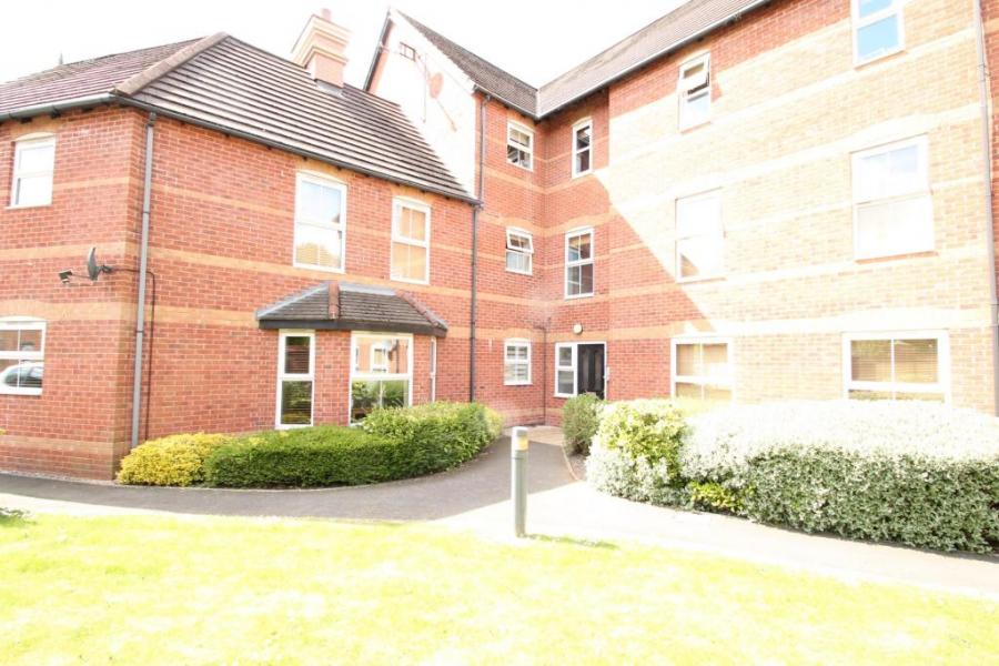 Flat Welman Way in Trafford