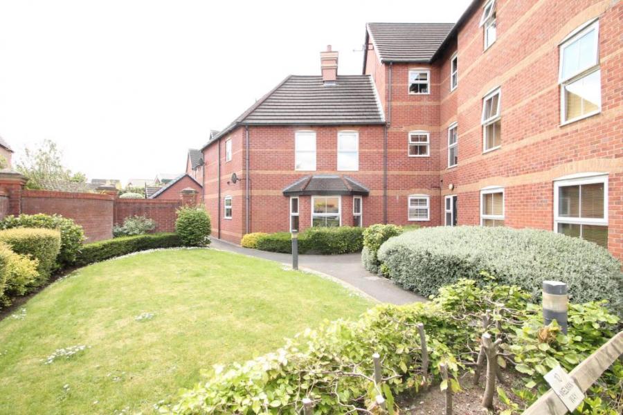 Flat Welman Way in Trafford