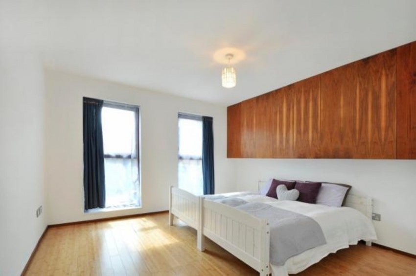 Flat Russell Gate in Greater London