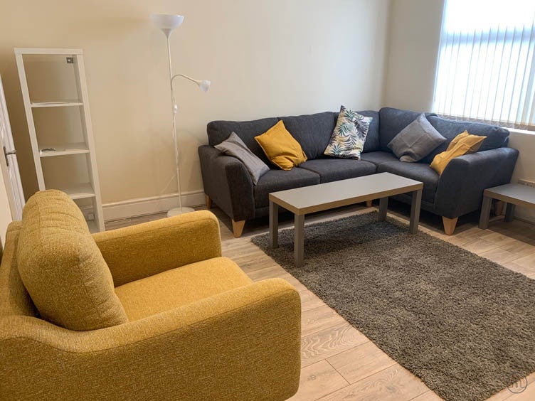 Flat Blandford Grove in Leeds