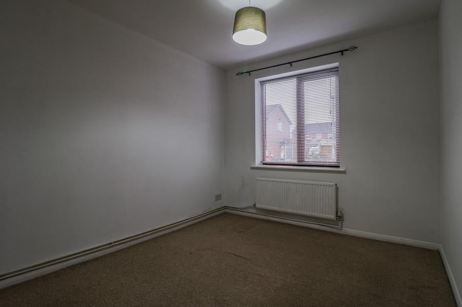 Flat Kestrel Drive in Leighton