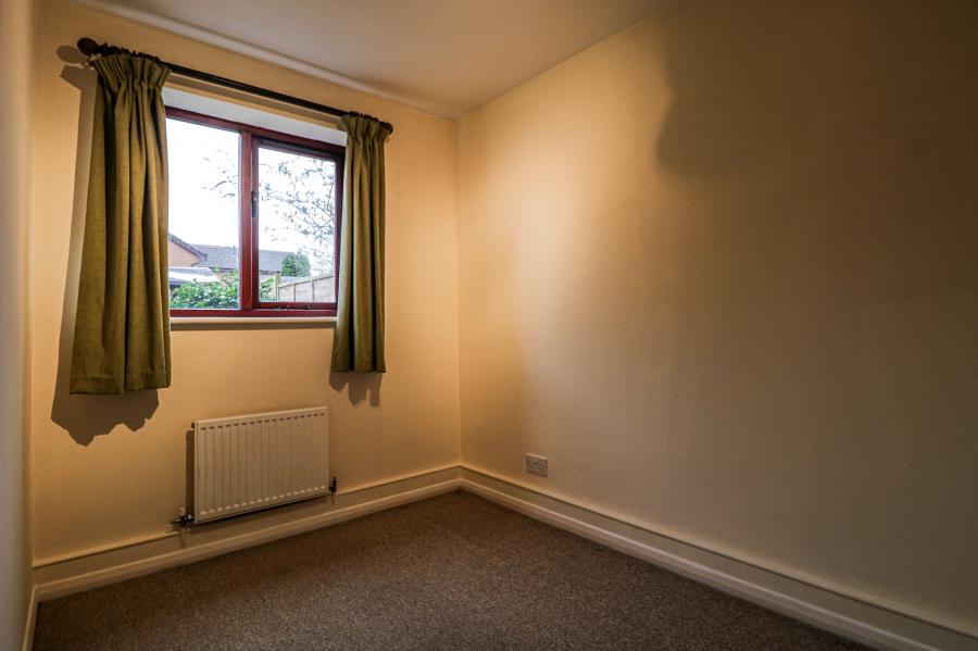 Flat Kestrel Drive in Leighton
