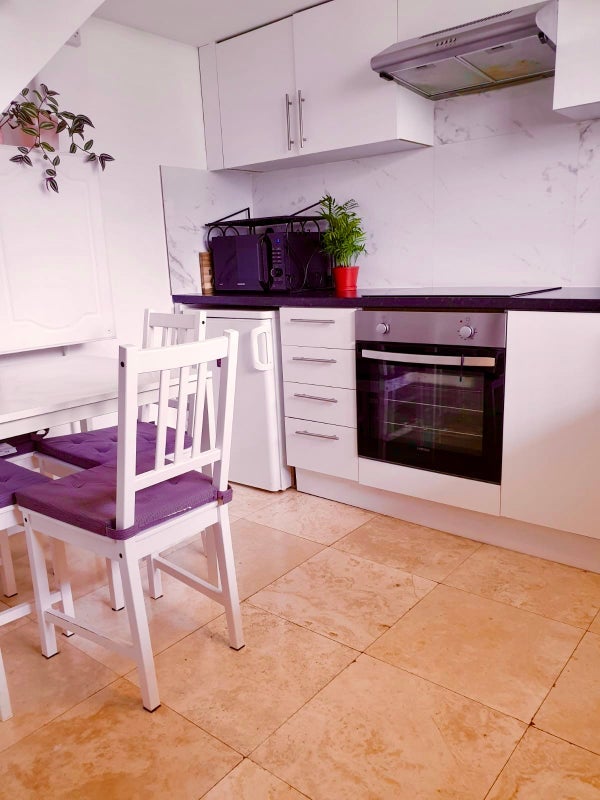 Room Clarence Lane in Greater London