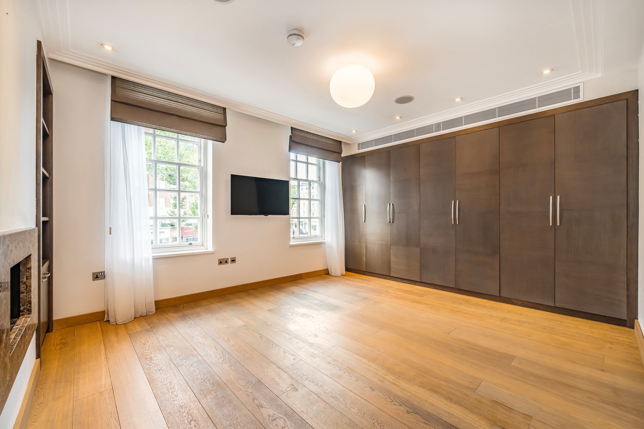 Flat Onslow Square in Greater London