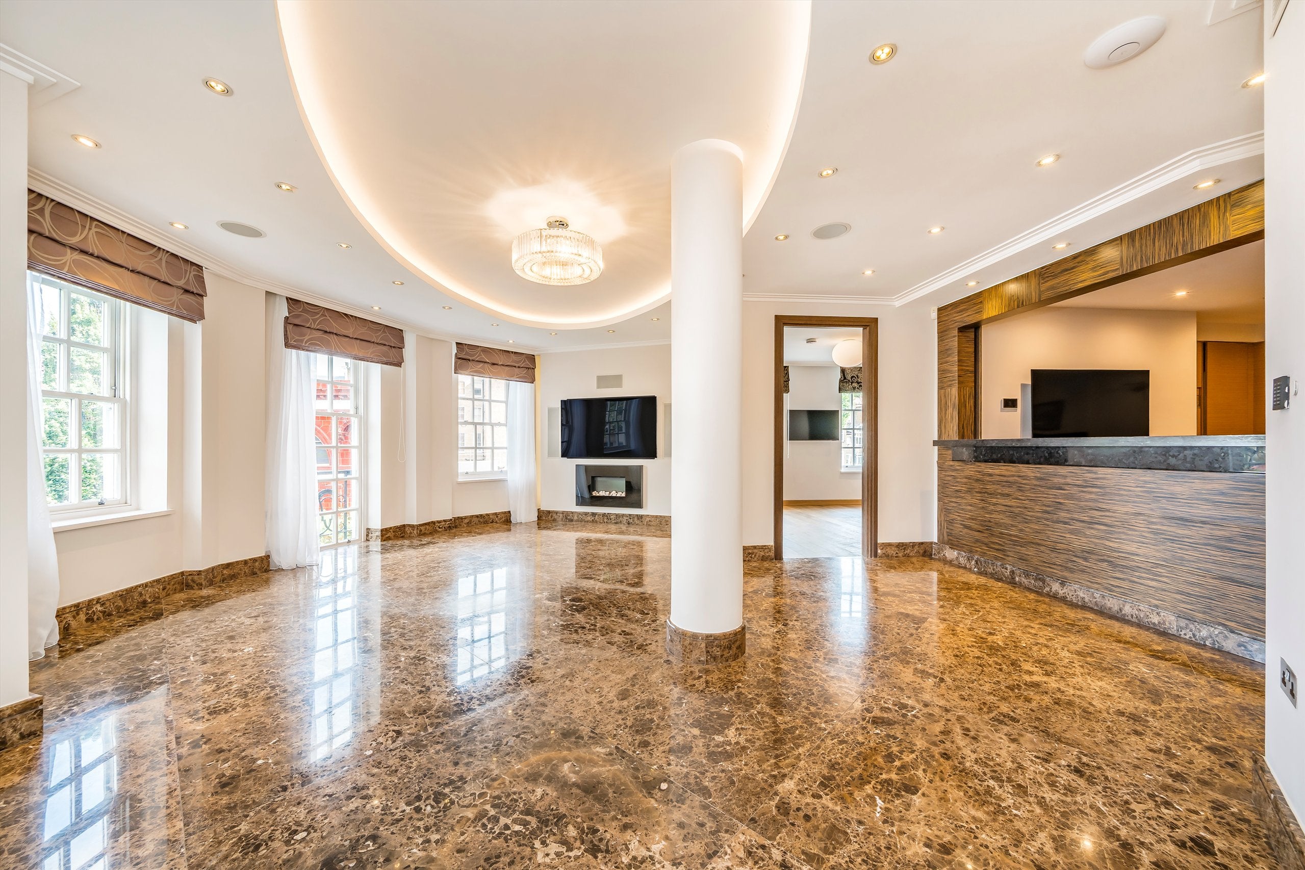 Flat Onslow Square in Greater London