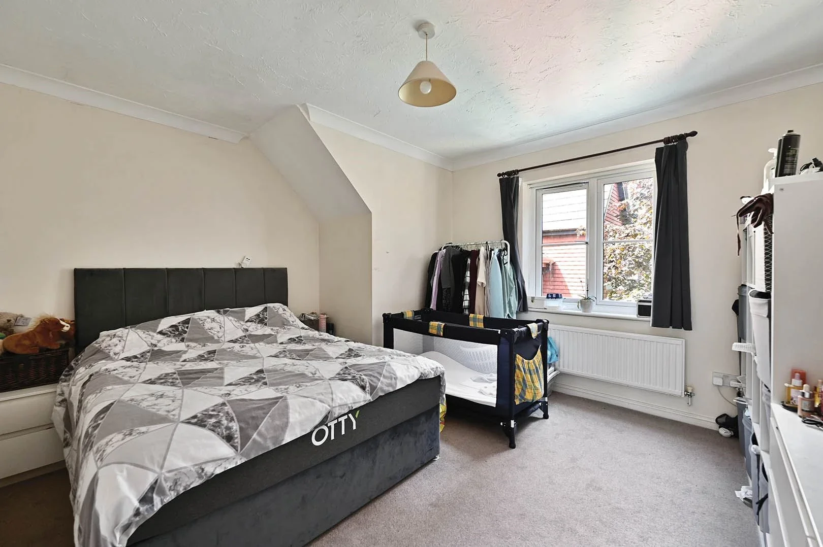 Flat Dexter Way in Hart