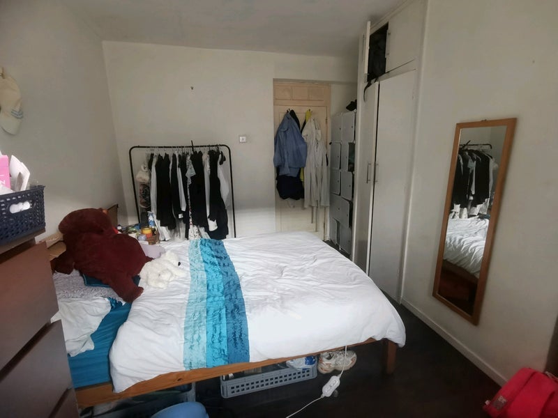 Room Elms Crescent in Greater London