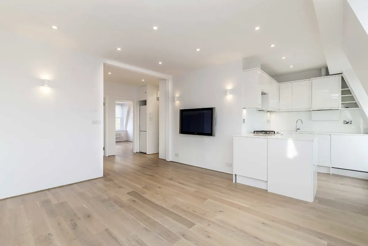 Flat Elsham Road in Greater London