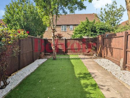 House Mahon Close in Greater London
