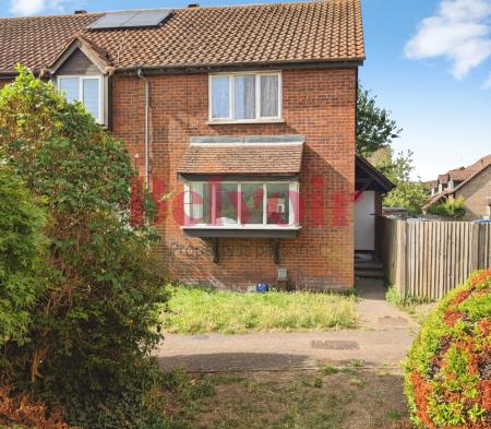 House Mahon Close in Greater London