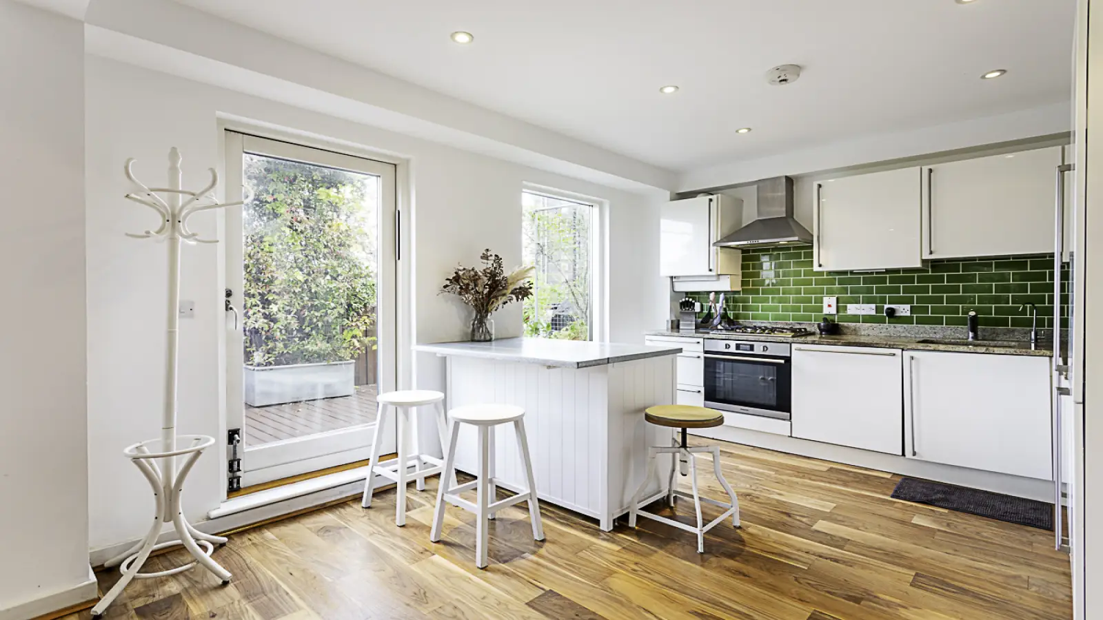 Flat Gorsuch Place in Greater London