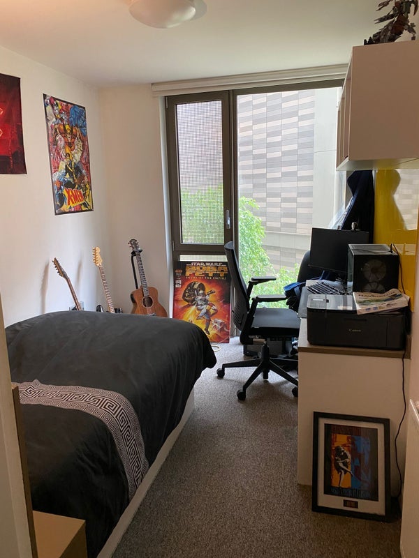 Room North End Road in Greater London