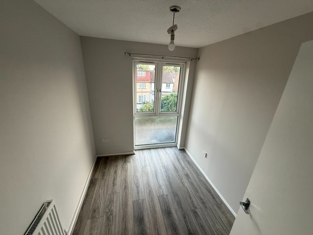 Flat Archery Close in Greater London
