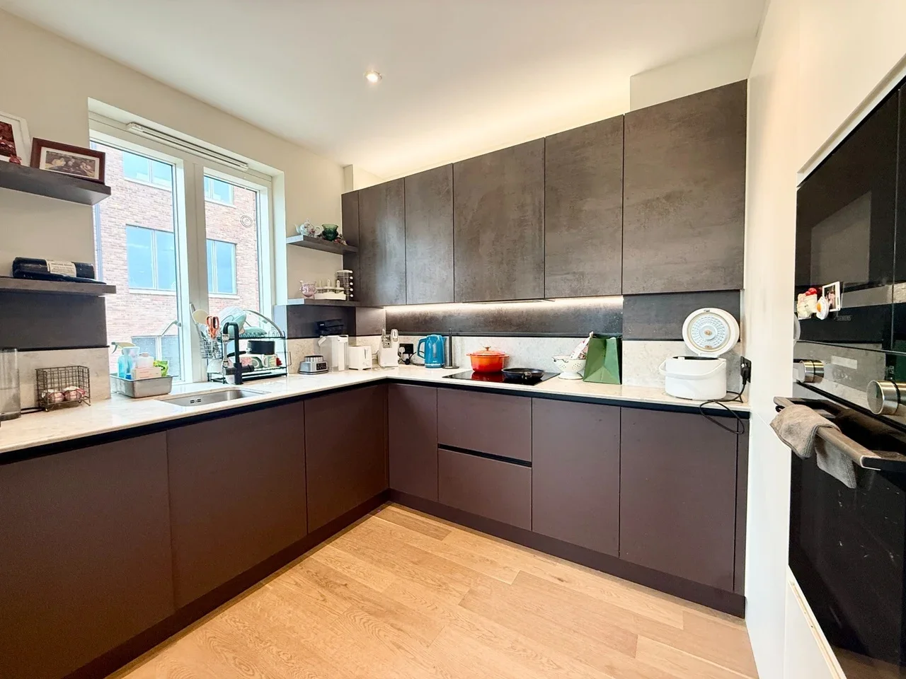 Flat Maygrove Road in Greater London