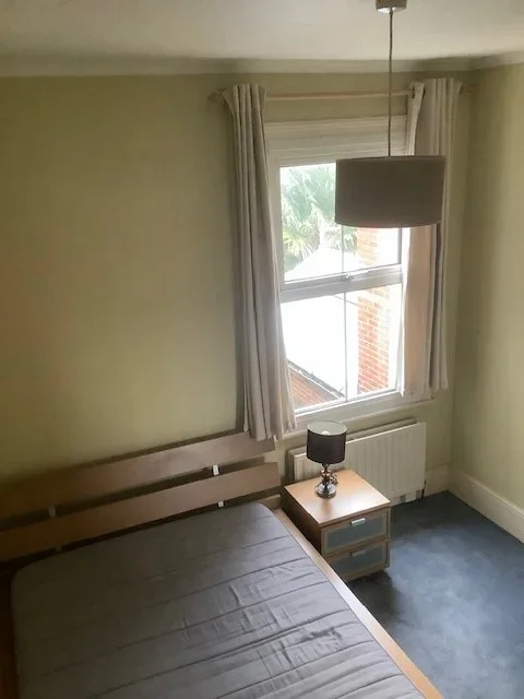 Room Fairlawn Road in Greater London