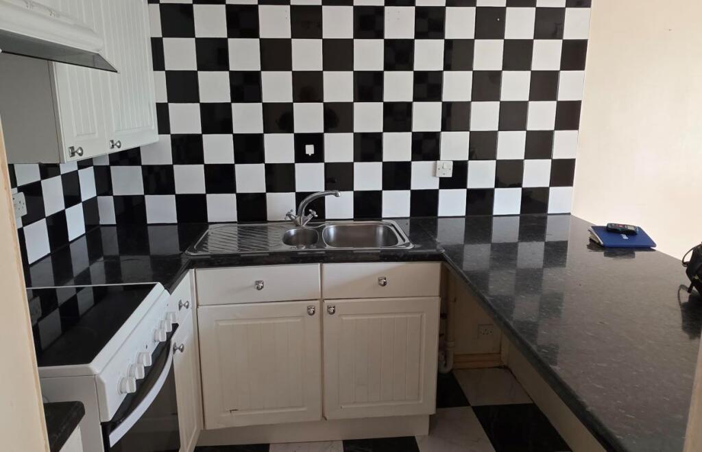 Flat Armada Court in Grays