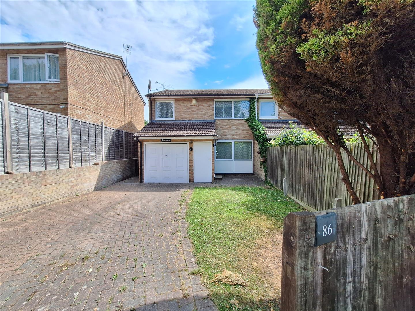 House Lowfield Road in Reading