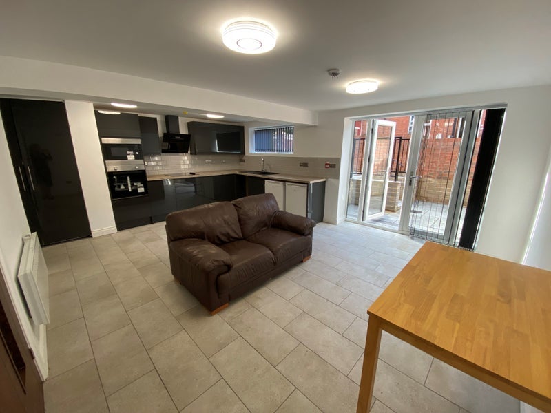 Flat Back Manor Terrace in Leeds