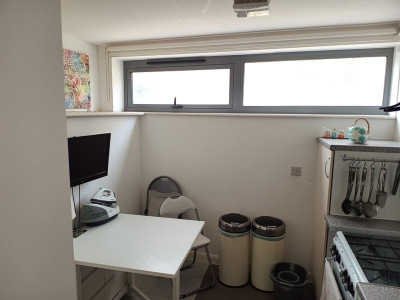Room New North Road in Greater London