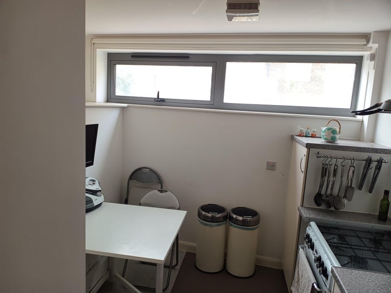 Room New North Road in Greater London