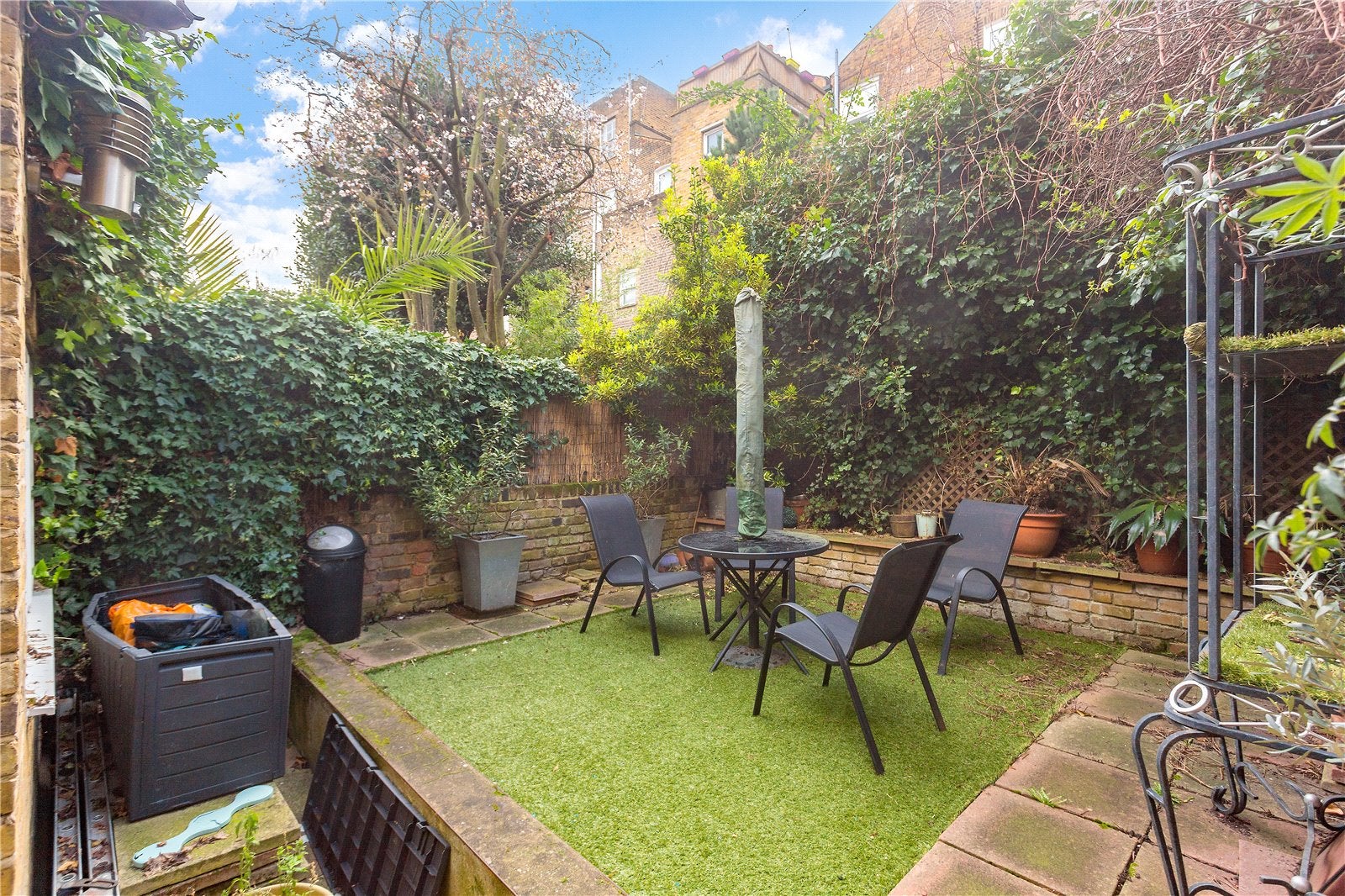 Flat Oakington Road in City of Westminster