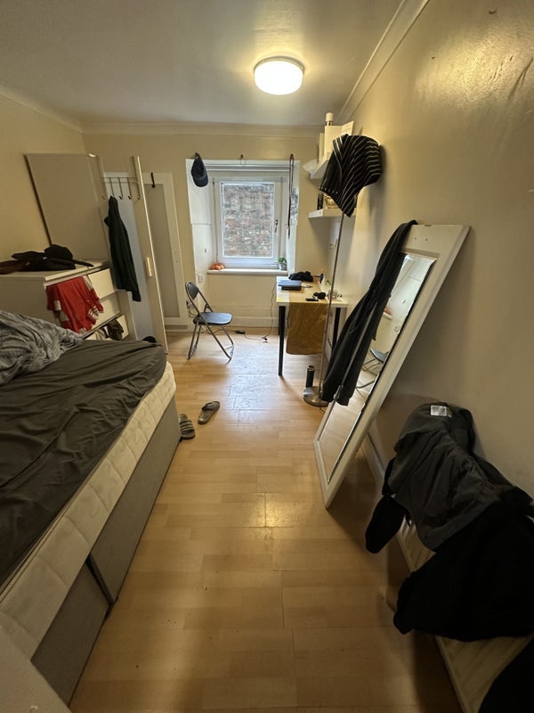 Room Kelvingrove Street in Glasgow