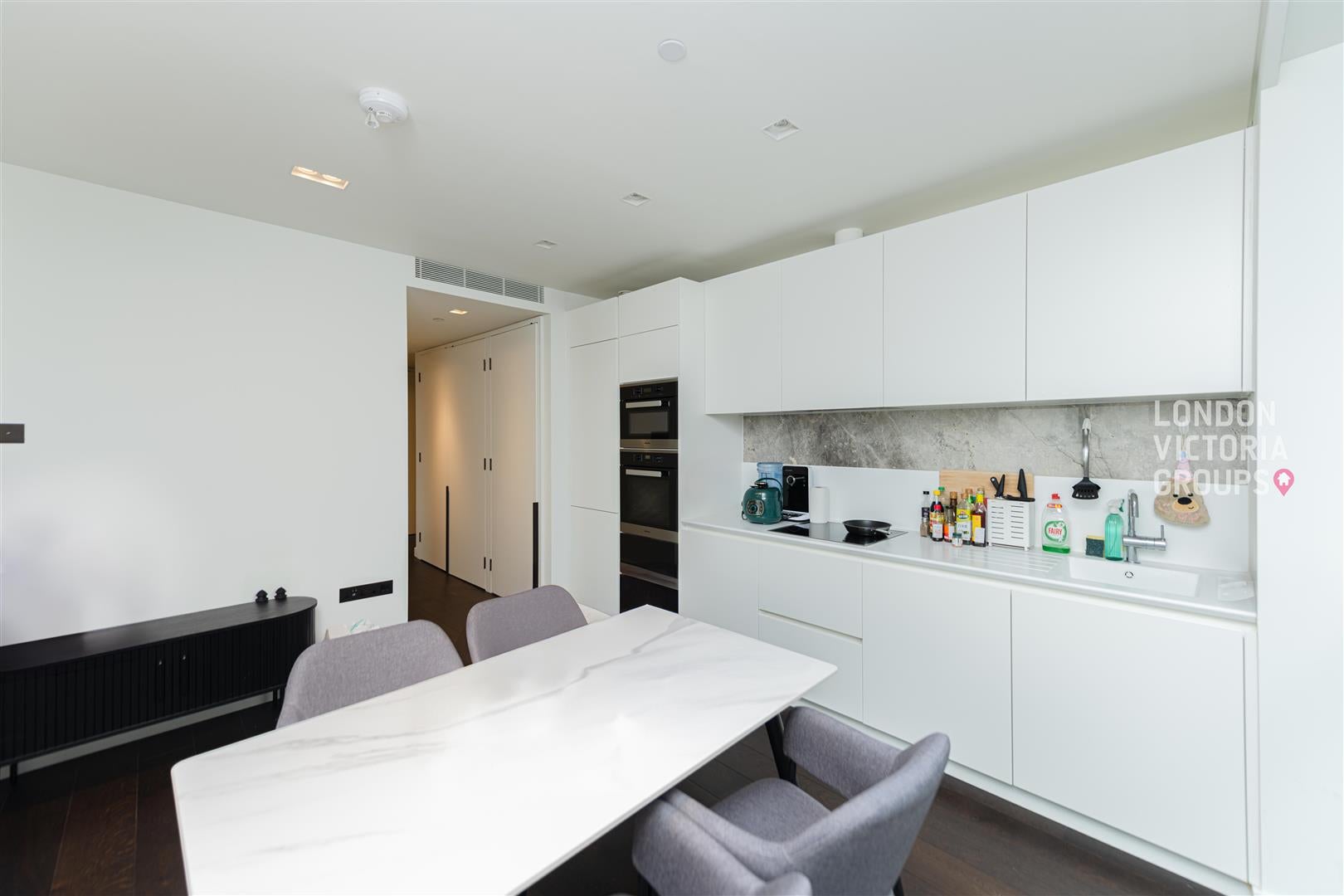 Flat York Road in Greater London