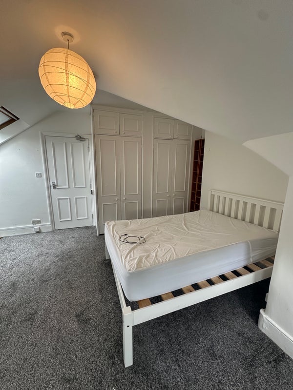 Room Fellows Road in Greater London