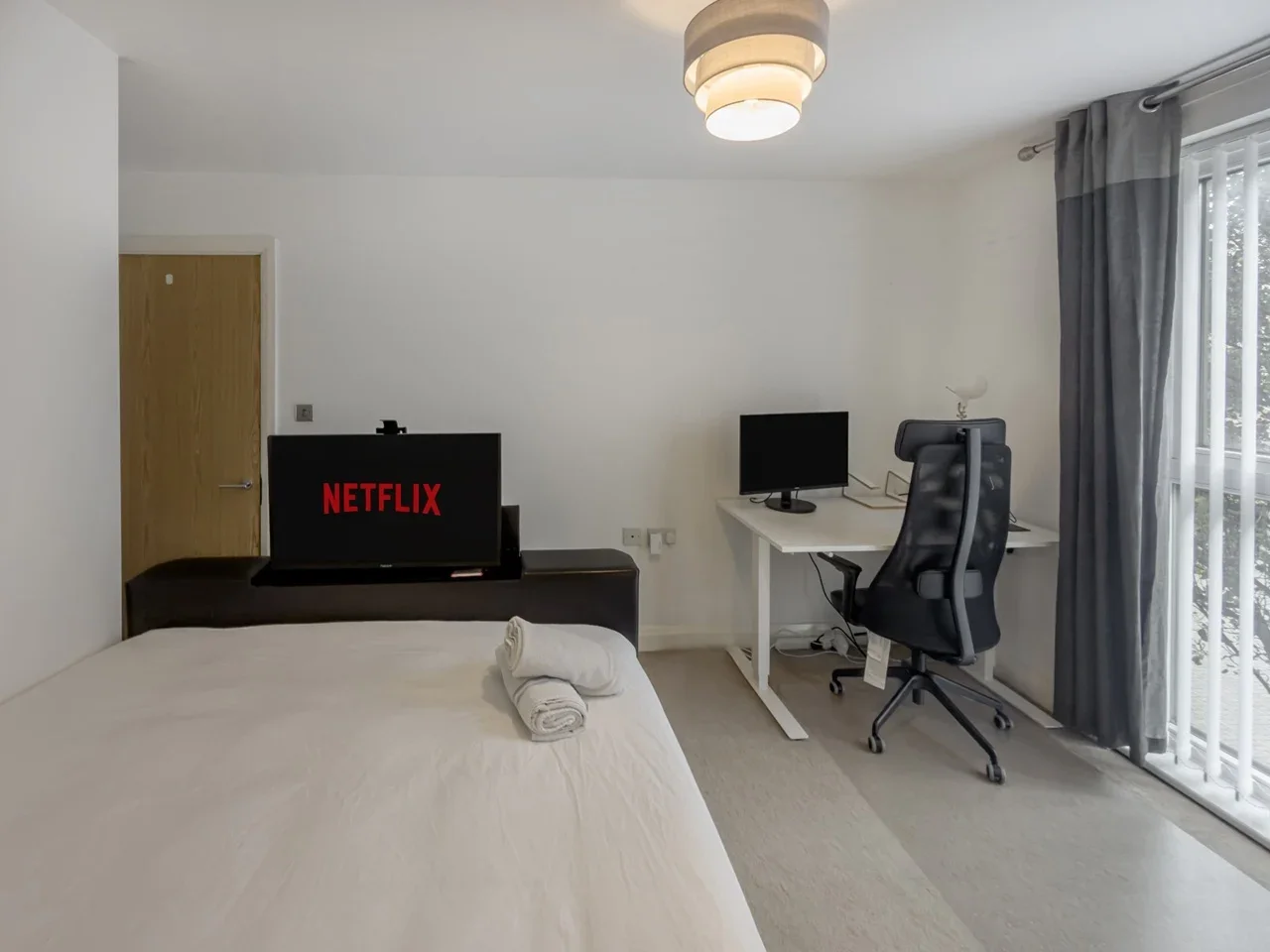 Flat Gunton Mews in Greater London