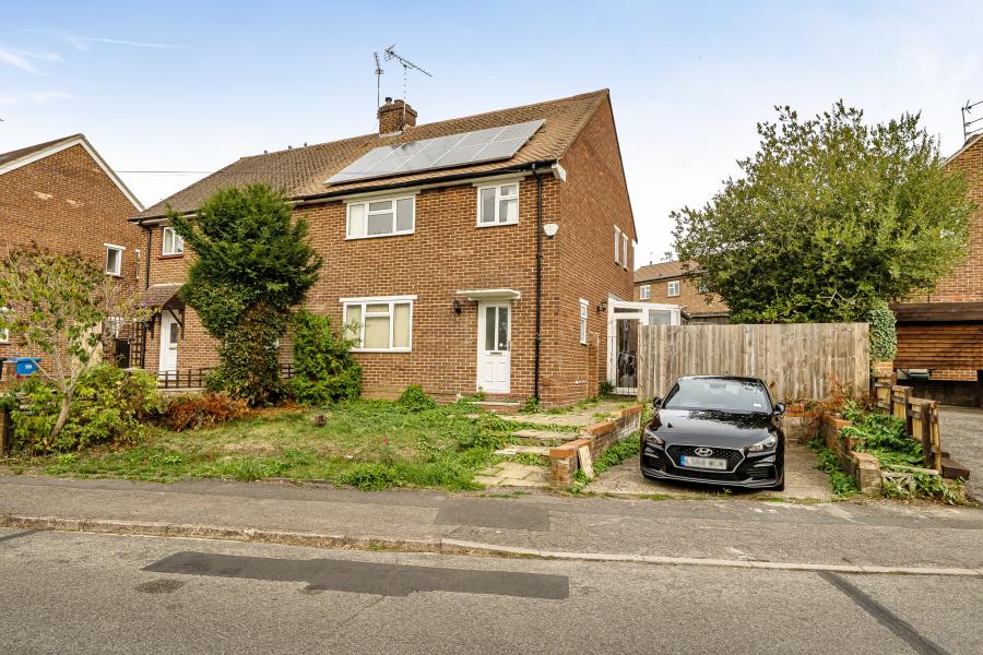 Room Fane Way in Maidenhead