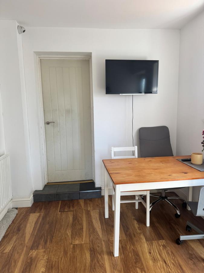 Room Fane Way in Maidenhead