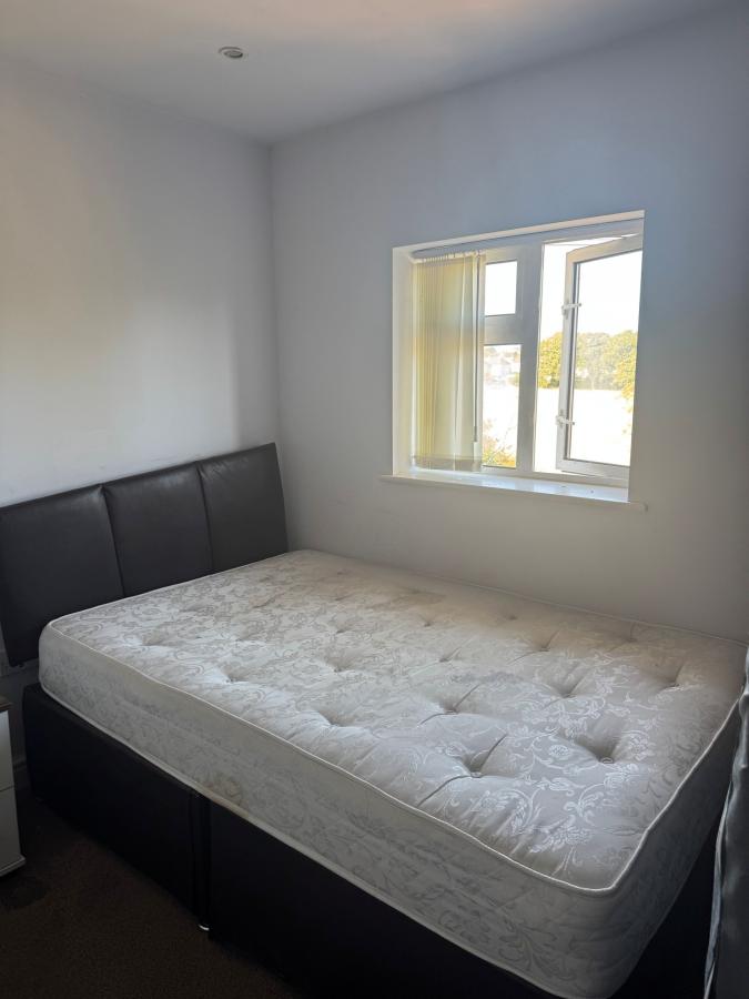 Room Fane Way in Maidenhead