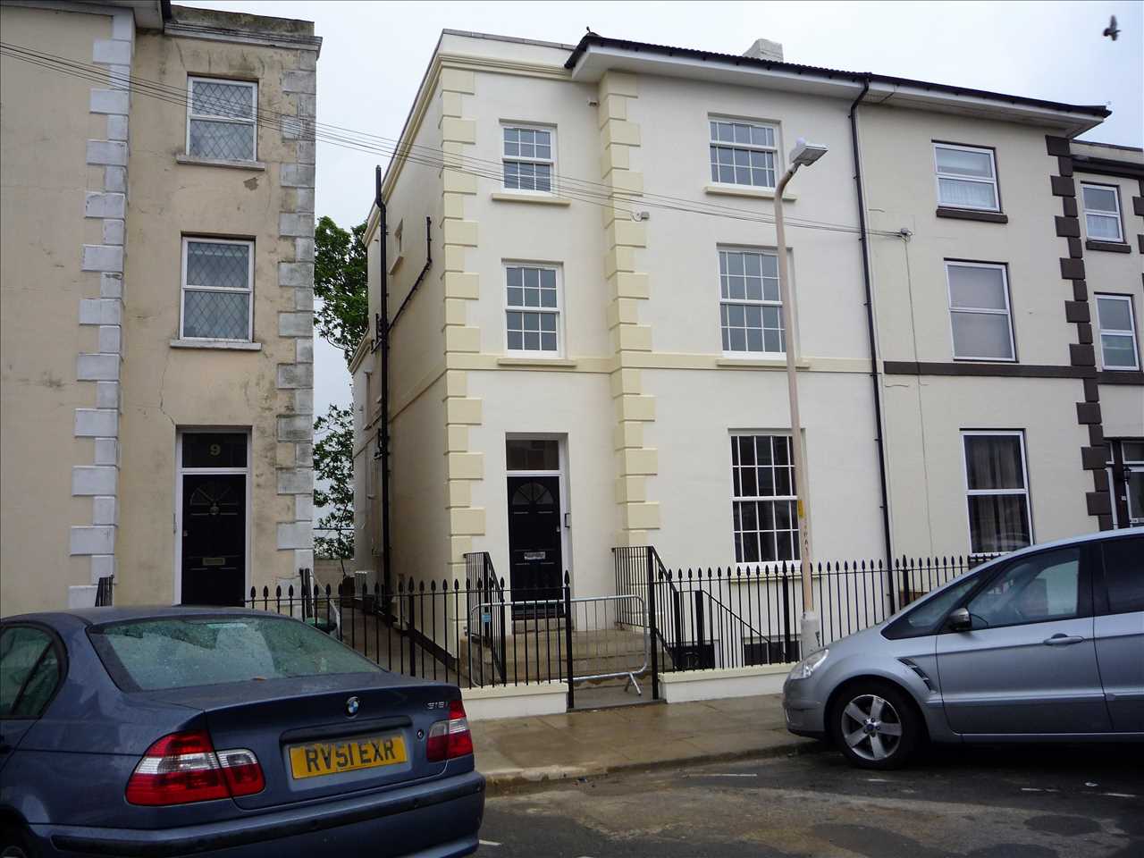 Flat Royal Pier Road in Gravesham