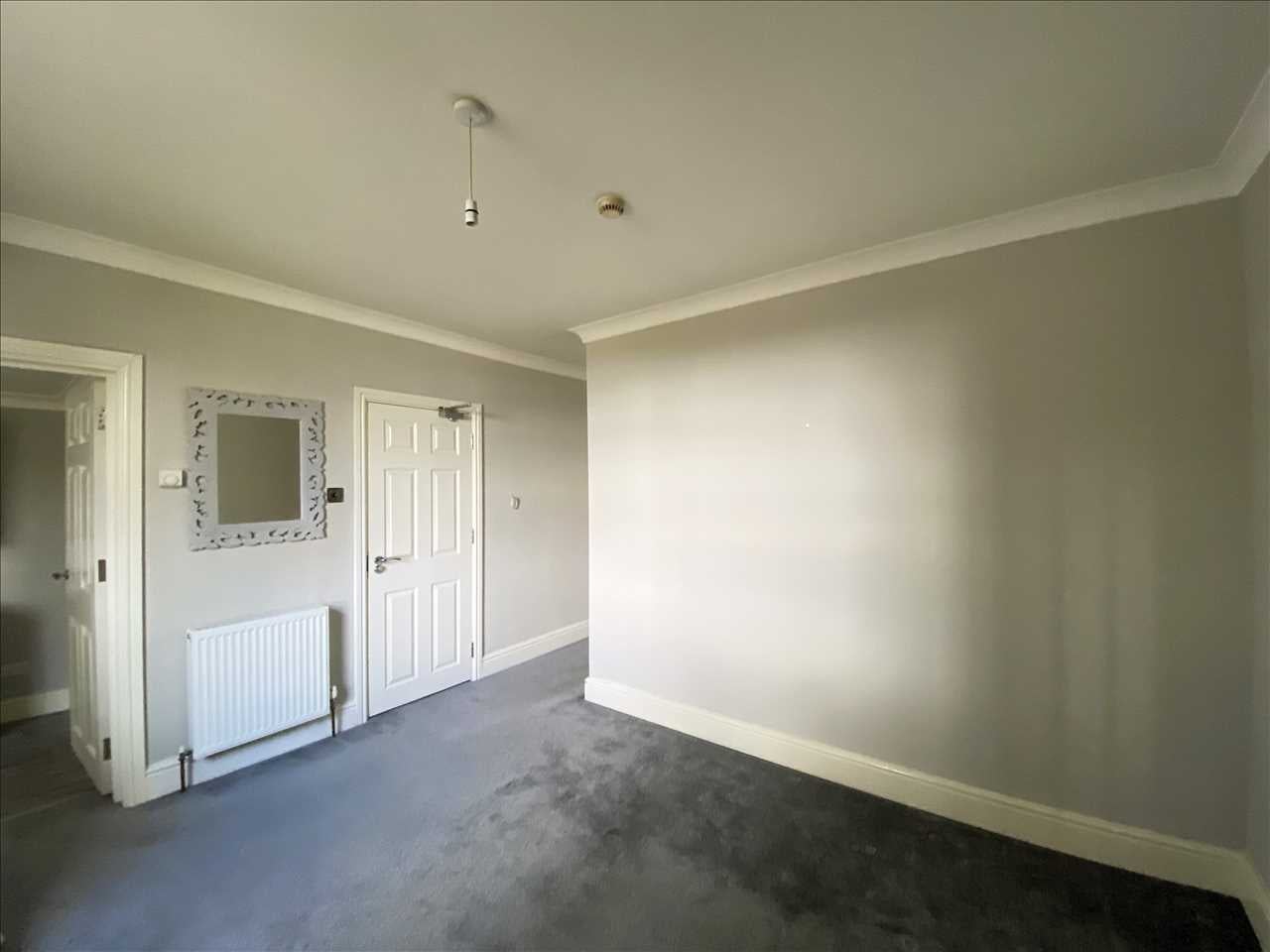 Flat Royal Pier Road in Gravesham