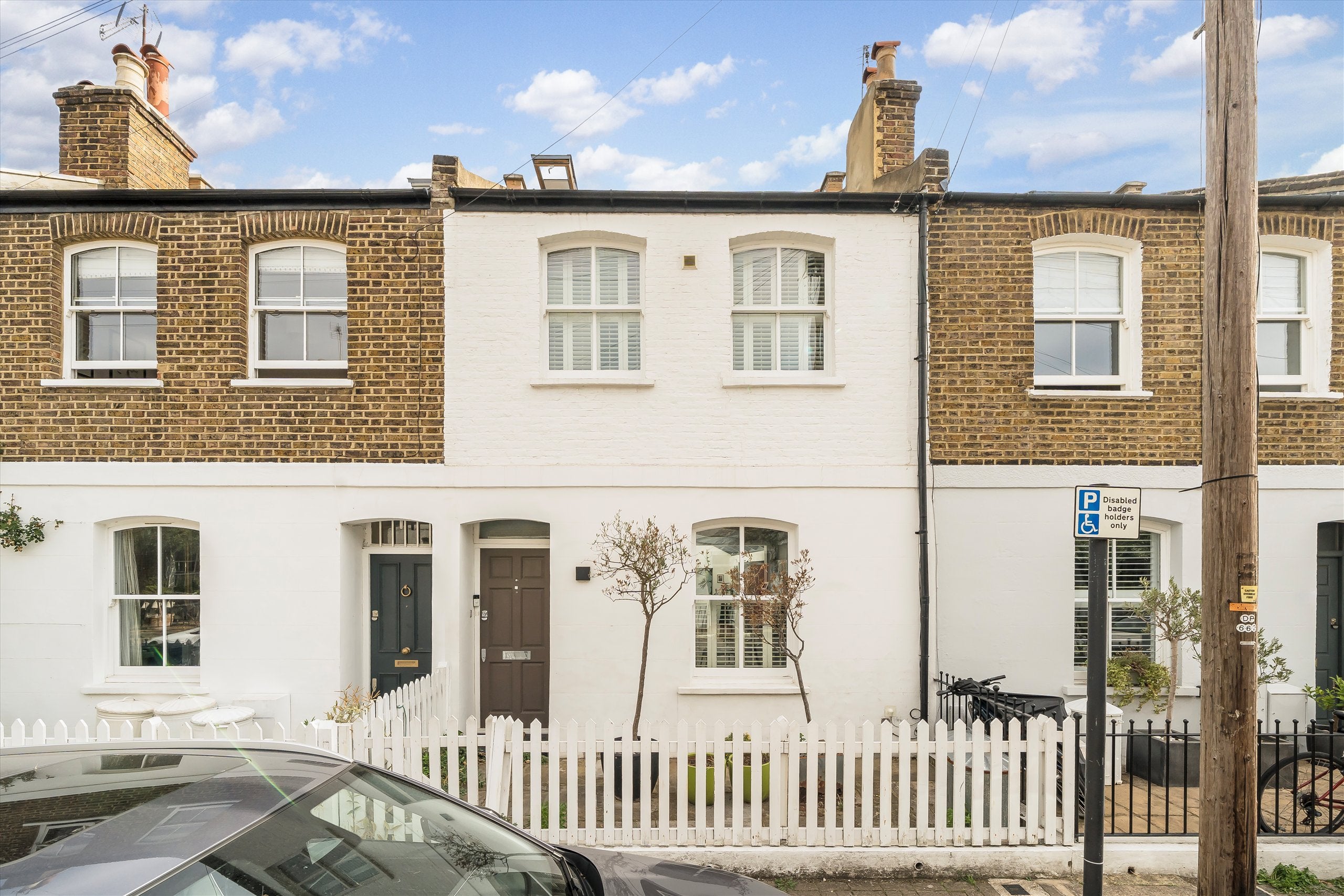 House Cardross Street in Greater London