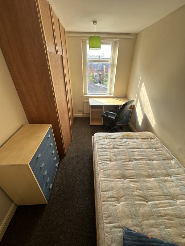 Flat Lytham Road in Leicester