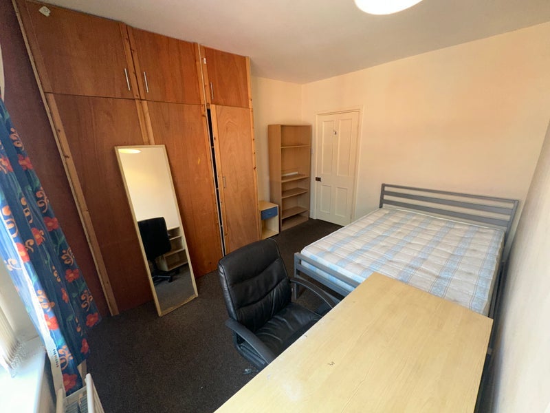 Flat Lytham Road in Leicester
