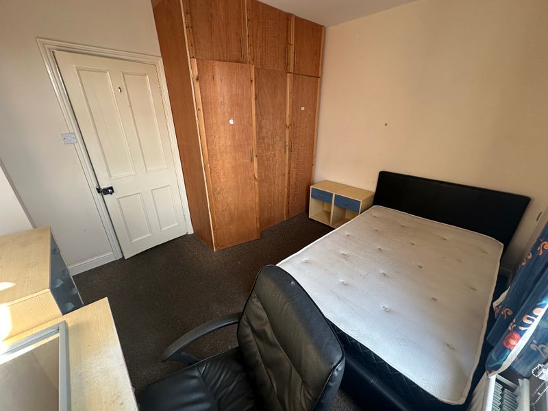 Flat Lytham Road in Leicester