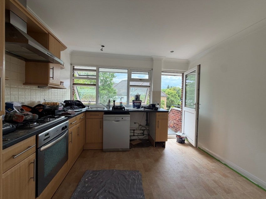 Flat Clivedon Place in Borough of Spelthorne