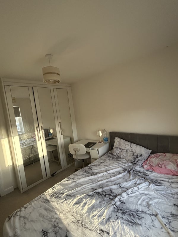 Room Clark Drive in Bristol